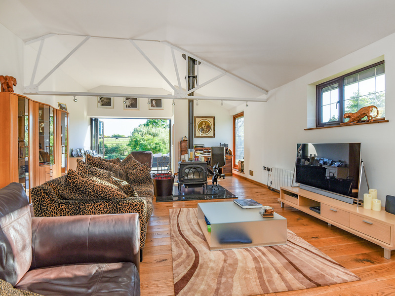 4 Bed Equestrian For Sale in Horsham